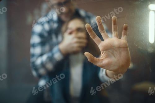 Preview: Maniac kidnapper smothers his doomed hostage