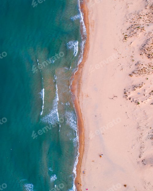 Preview: Bird's eye view of a blue beach