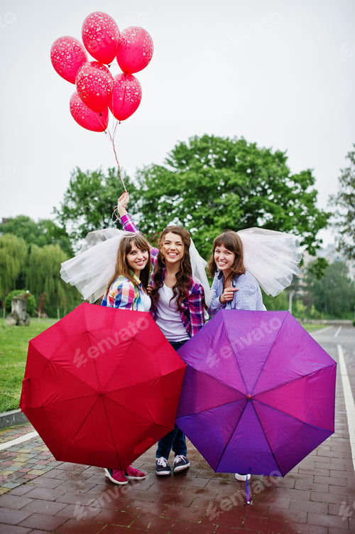 Preview: Hen party