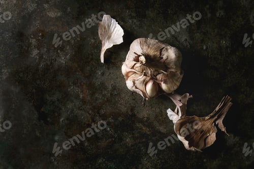Preview: Cloves of garlic