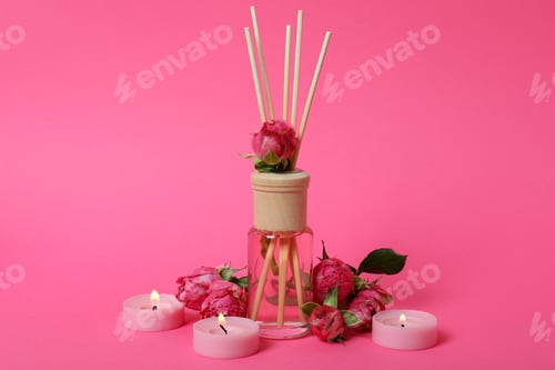Preview: Diffuser, candles and roses on pink background