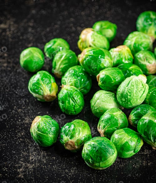 Preview: A pile of Brussels cabbage on the table.