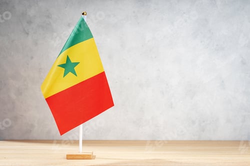 Preview: Senegal table flag on white textured wall