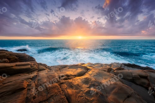 Aperçu: The sandstone rocks of Romito during a storm at sunset. Tuscany, Italy