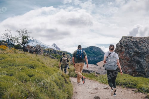 Preview: Friends hiking in Patagonia