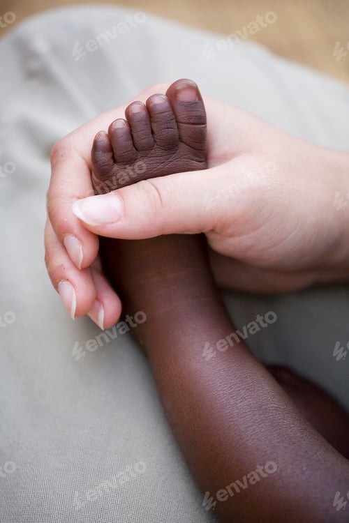 Preview: A gentle grasp between young and old