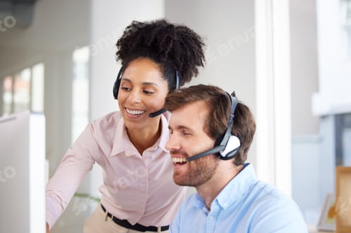 Preview: Call center, telemarketing and team training for customer service agent advice in an agency. Contac