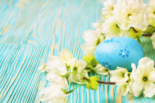 Preview: Blue easter egg in straw nest