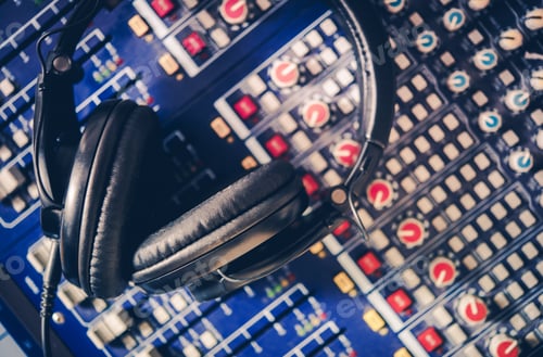 Preview: Pro Headphones and Mixer