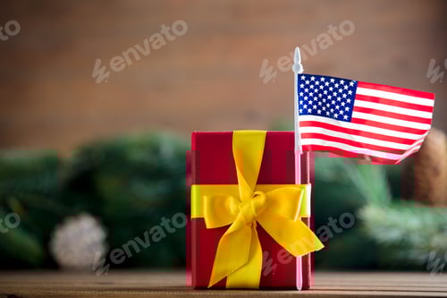 Preview: Little gift box with United States of America flag