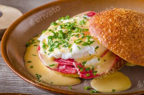 Preview: Egg benedict with hollandaise sauce