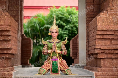 Preview: Thailand Dancing in masked Khon performances