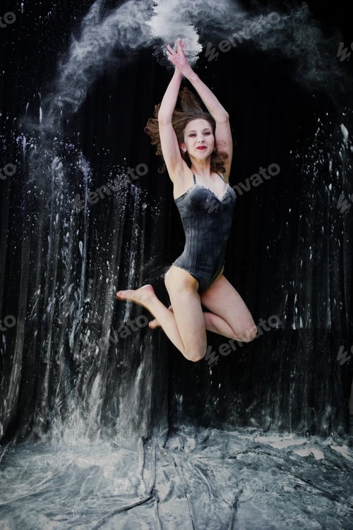 Preview: Girl dancer