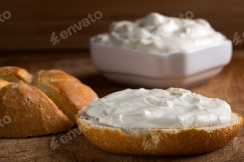 Preview: Cream cheese and bread