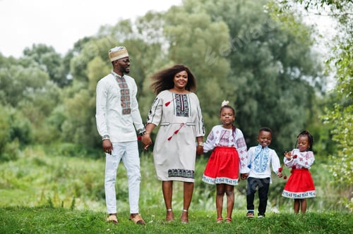 Preview: African family in traditional clothes
