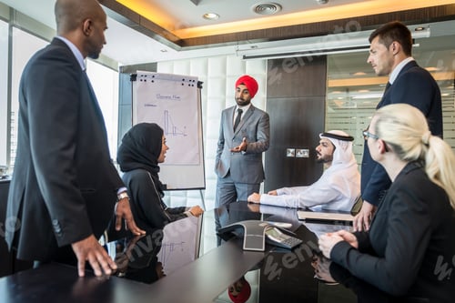 Preview: Business team in Dubai