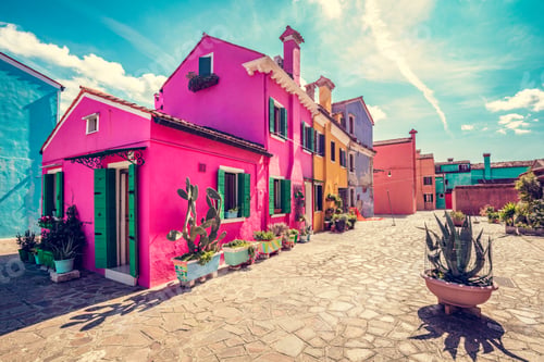 Preview: Colorful painted houses on Burano island near Venice, Italy