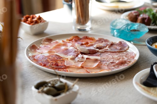 Preview: Meat and Ham