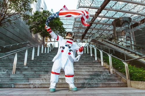 Preview: spaceman in a futuristic station