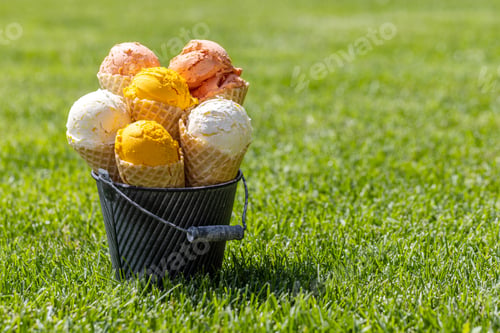 Preview: Assorted ice cream flavours in a delightful waffle cones