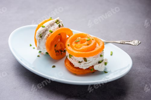 Preview: Jalebi Ice Cream, combination of Indian dessert with a twist