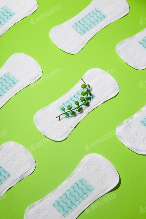 Preview: Zero waste menstrual pads for feminine hygiene jn green. Sustainable period.