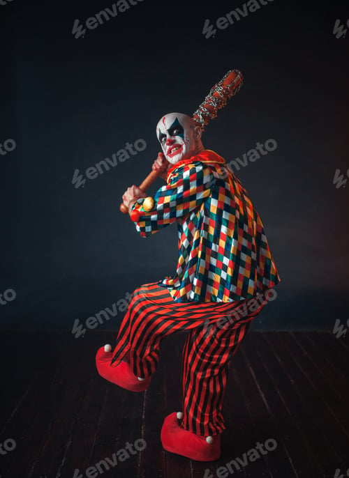 Vista previa: Scary bloody clown reaches out baseball bat