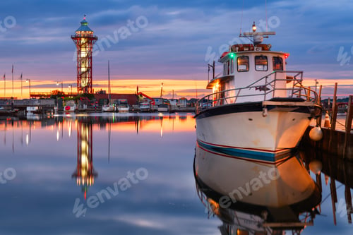 Preview: Erie, Pennsylvania, USA Boats and and Lighthouse