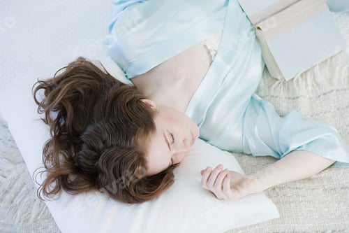 Preview: Serene slumber under soft daylight