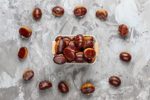 Preview: Fresh organic chestnuts.
