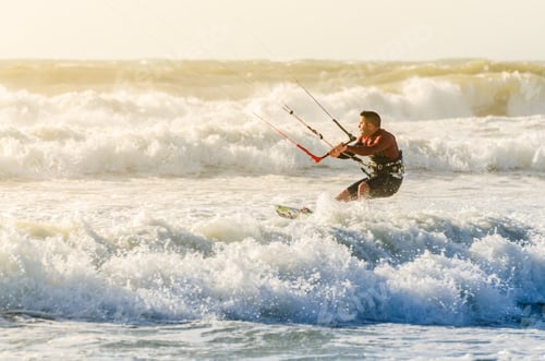 Preview: Kitesurfer