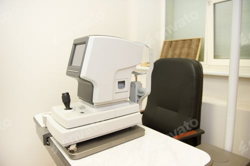 Preview: The device for checking the vision of a person is in the office of an optometrist