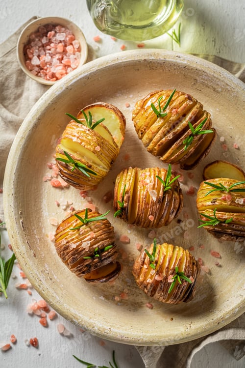 Preview: Delicious Hasselback made with salt and rosemary