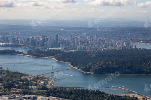 Preview: Aerial view of Lions Gate, Stanley Park and Downtown City