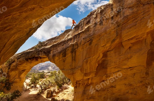 Preview: Moonshine arch