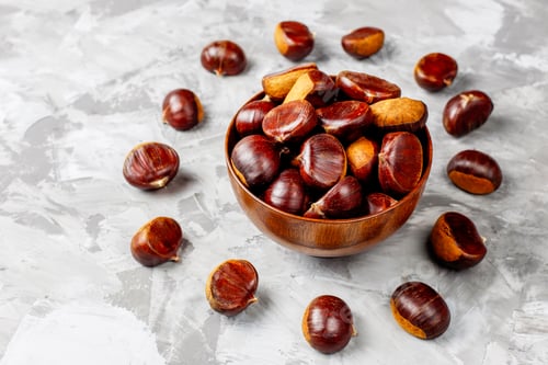 Preview: Fresh organic chestnuts.