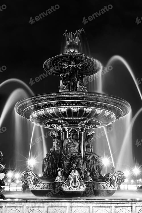 Preview: Fountain at Place de la Concorde in Paris France