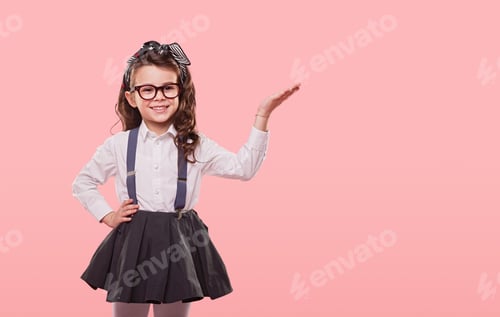 Preview: Positive child advertising empty space