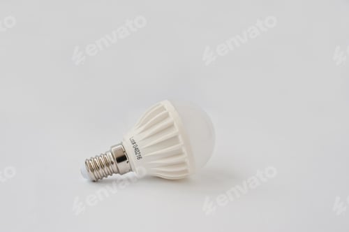 Preview: LED bulb 60 V 6 Watt E14 on white background.