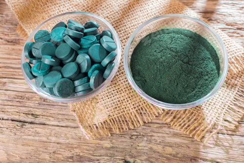 Preview: Spirulina Powder and Tablets in Glass Bowls