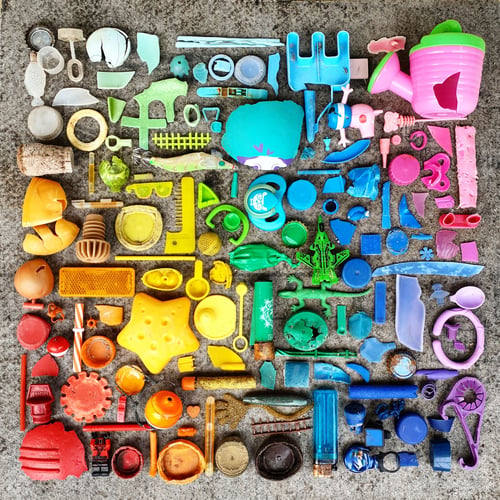 Preview: Plastic pollution beach art
