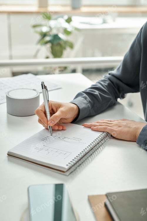 Preview: Manager working at her workplace at office