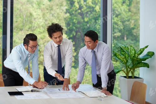 Preview: Entrepreneurs analyzing charts