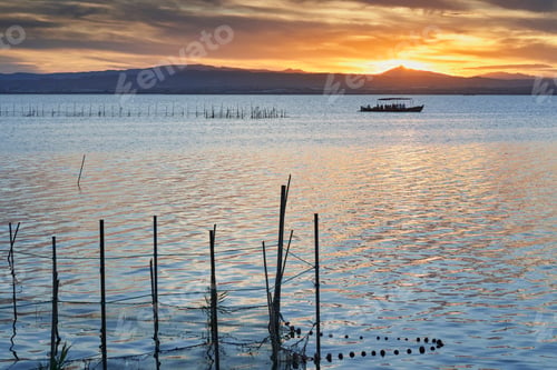 Preview: views of the albufera lake in valencia at sunset