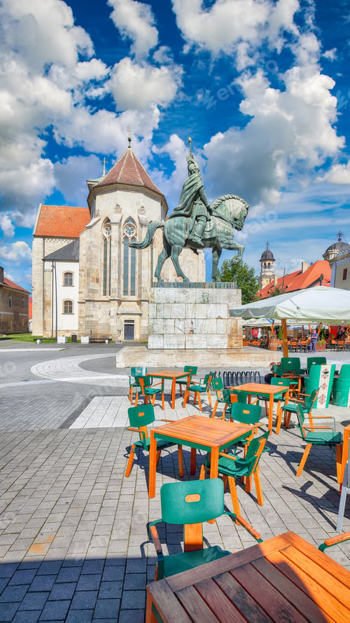 Preview: Statue of Michael and Roman Catholic Cathedral in medieval fortress of Alba Iulia (Carolina).