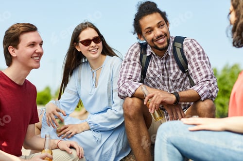 Preview: Multi-Ethnic Group of Friends