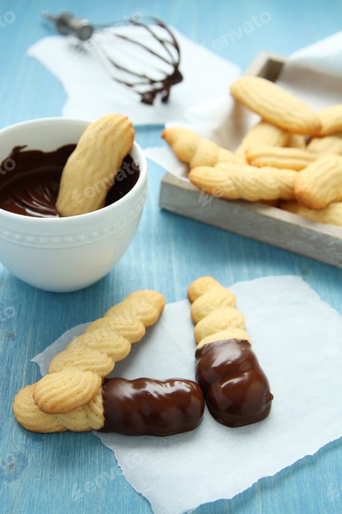 Preview: Homemade shortbread cookies with chocolate