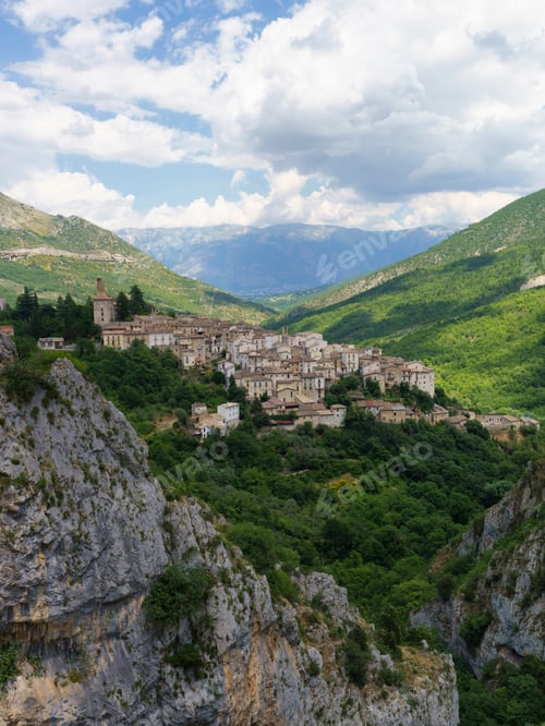 Preview: Road of Gole del Sagittario, famous canyon in Abruzzo