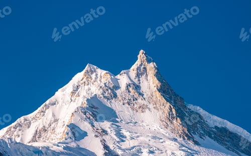 Preview: Landscape view of snow Mount Manaslu