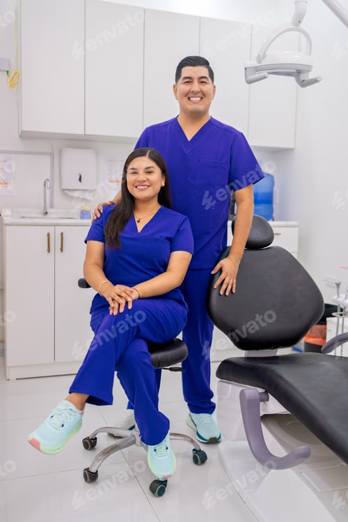 Preview: Smiling dental professional team in modern clinic